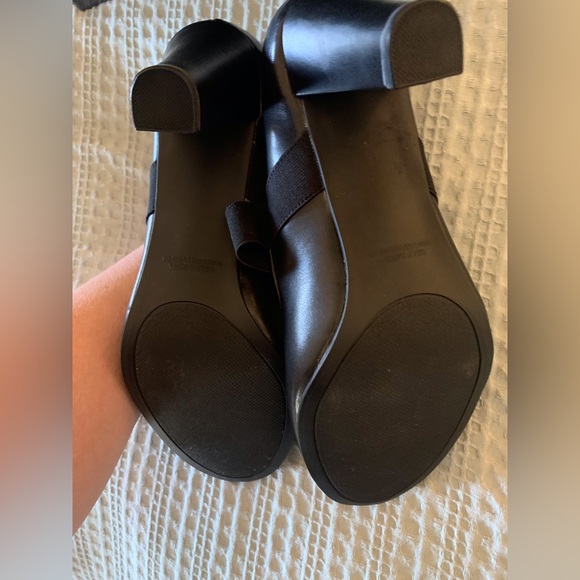 NWOT Rampage Carli Black Leather Pumps 3 1/4” heel, stretch strap across front. - Picture 2 of 3